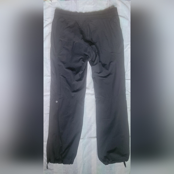 Lululemon loose fit athlet pants - Picture 3 of 3
